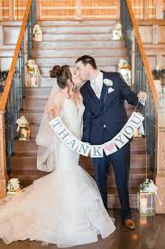Bride Groom Holding Thank You Banner Wedding Thank You Card Ideas Unique Bride Pink Wedding Inspiration Bride Groom Photos Wedding Photo Inspiration
