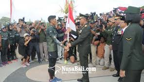 Syaikhul islam ibnu taimiyah mengatakan bahwa qashar shalat hanya disebabkan oleh safar (bepergian) dan tidak diperbolehkan qashar shalat apabila seseorang membutuhkannya (adanya suatu keperluan) maka dibolehkan baginya melakukan jamak shalat dalam suatu perjalanan jarak. Nusabali Com Istirahat Setelah Tempuh Jarak 100 Km Mendapat Terapi Dari Sang Istri