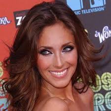 A regular in the mexican entertainment industry, actress and singer anahí has been featured in many children shows, advertisements, and soap operas since her early childhood, and in 1992 released her. Anahi Bio Family Trivia Famous Birthdays