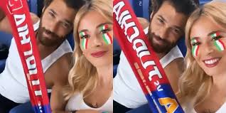 Como na melhor série de tv, até mesmo a história entre diletta leotta y lata yaman chegou ao fim com um pequeno golpe de efeito. Diletta Leotta And Can Yaman Cheering In The Italy Turkey Derby World Today News
