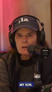 We talk about a comedian who was terrible at performing in New York, but  was well-liked as a person. Daniel decided to intentionally laugh at the  comedian's bad punchlines, which led to