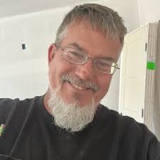 Is a visible seam in crown molding