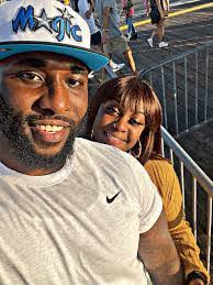 Nicole Henton's Instagram, Twitter & Facebook