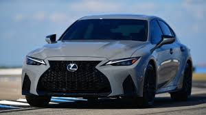 レクサス・is f dst(dynamic sport tuning)は2013年9月に特別仕様車として登場。 エクステリア、インテリア共に専用の装備が施されているが、一番の変更点はエンジン。 ピストンのポンプ類のフリクション低減、エンジンのバランス取りなどのチューニングを実施し、馬. ã‚¹ãƒ†ãƒ«ã‚¹æˆ¦é—˜æ©Ÿã®ã‚ˆã†ãªã‚«ãƒ©ãƒ¼ãƒªãƒ³ã‚° æ–°åž‹ãƒ¬ã‚¯ã‚µã‚¹is 500 Fã‚¹ãƒãƒ¼ãƒ„ 500å°ã®åˆæœŸé™å®šãƒ¢ãƒ‡ãƒ«ç™»å ´ Slashgear Japan