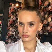 Isabella Bryant's Instagram, Twitter & Facebook