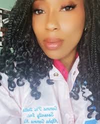 Amanda Buford's Instagram, Twitter & Facebook