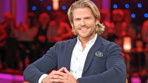 The official facebook page for abc's the bachelor! Bachelor Paul Janke Uberrascht Mit Muskelkorper