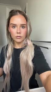 Sarah Betts's Instagram, Twitter & Facebook