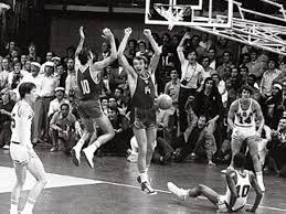 Basket, l'italia alle olimpiadi quella di tokyo sarà l'olimpiade numero 13 per l'italia. Basket L Urss Batte Gli Usa A Monaco 72 I 3 Secondi Piu Discussi Della Storia Chiudono La Dittatura Dei Maestri Corriere It