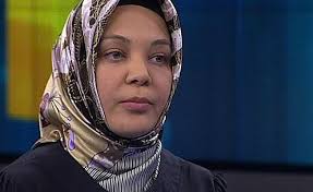 Gazeteci hilal kaplan geçtiğimiz günlerde habertürk canlı yayınına bağlanıp. Hilal Kaplan Fena Yakalandi