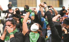 El aborto legal sería antes de las 12 semanas de gestación (tres meses), o en cualquier momento si es producto de una violación o inseminación artificial no en redes sociales, grupos feministas se pronuncian con los hashtags #abortolegalvercaruz, #abortolegalya, #abortolegal2020 para. Congreso De Veracruz Aprueba Despenalizacion Del Aborto