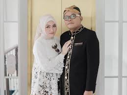 Jul 03, 2021 · nathalie holscher menantang si penyebar hoaks untuk memposting video syur 20 detik seperti yang dituduhkan. Hoax Video Syur 20 Detik Nathalie Holscher Makin Heboh