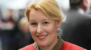 People who liked franziska giffey's feet, also liked Franziska Giffey Familienministerin Verteidigt Trennungsfamilien Vorstoss 17 03 2019