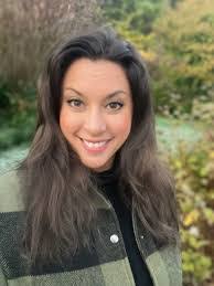 Cynthia Crable's Instagram, Twitter & Facebook