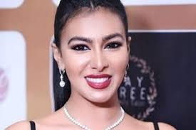 تقدمت الفنانة المصرية ميرهان حسين، ببلاغ رسمي للنائب العام، ضد كل من صحيفة الوطن، والمحامي المصري أسامة زهران، بتهمة التشهير بها والإساءة لشرفها وسمعتها. Ù…ÙŠØ±Ù‡Ø§Ù† Ø­Ø³ÙŠÙ† ØªÙ†Ø¶Ù… Ù„Ø¨Ø·ÙˆÙ„Ø© Ø§Ù„Ø¨ÙŠØª Ø§Ù„Ø£Ø¨ÙŠØ¶
