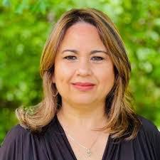 Natasha Burke's Instagram, Twitter & Facebook