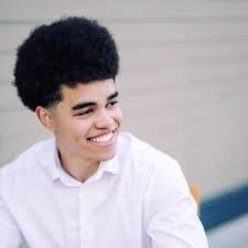 I am excited to announce that I will study abroad at the The London School  of Economics and Political Science (LSE) this summer, starting next week.  This program offers a unique opportunity