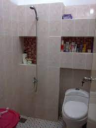 Namun apabila ruangannya kecil bisa menggunkan pilihan lainnya. Desain Kamar Mandi Minimalis Kloset Jongkok Shower Info Kece