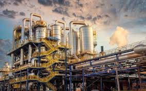 Esos que critican #refinerias y quieren #renovables saben de donde se obtendrán las materias primas para construir los componentes o medicamentos etc etc o@porqrue se siguen construyendo ese tipo. La Crisis No Ha Terminado Para Las Refinerias De Petroleo World Energy Trade