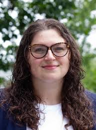 Amanda Hinkle's Instagram, Twitter & Facebook