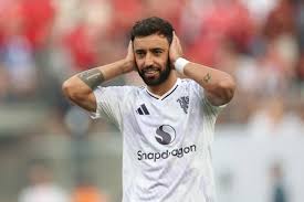 ¡Empate Épico! Villa y Frankfurt Incendian la Cancha en Amistoso - Imagen principal del artículo