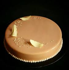 Entremets Praline Daquoise Croustillant Praline Bavaroise Pralinee Et Glacage Miroir Croustillant Praline Daquoise Croustillant
