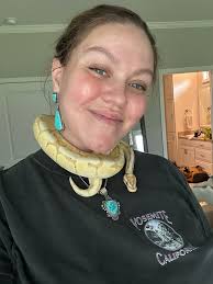 The cutest little necklace and bracelet that ever did exist 🩵