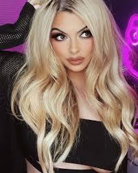 Ashley Renée 🌸🥥 (@mooonprism) • Instagram photos and videos