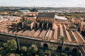 ˈkoɾðoβa), or cordova (/ˈkɔːrdəvə/) in english, is a city in andalusia, southern spain, and the capital of the province of córdoba. Cordoba Travel Guide Our Top Tips Things To Do Sommertage