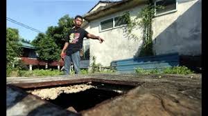 Kumbahan ialah sisa buangan bawaan air, sama ada terlarut atau terampai, yang hendak dibuang daripada suatu masyarakat. Kanak Kanak Maut Terjatuh Dalam Lubang Kumbahan Youtube