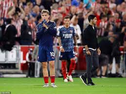 Contested by 20 clubs, it operates on a system of promotion and relegation with the english football league (efl). 1un585wnv6zvmm