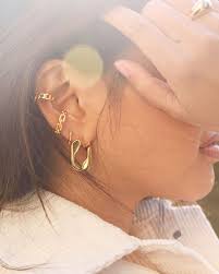 Michel Large Curb Chain Hoop Earrings In 2020 Large Stud Earrings Jewelry Earrings