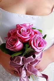 Eleganter hochzeitsstrauß mit rosen in pink. Hochzeitsbegleiter Wunderschone Brautstrausse Amicella De