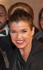 Anke engelke wurde 1965 im kanadischen montreal geboren. Anke Engelke Wikipedia