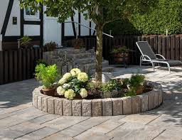 Via Leano Palisaden In Muschelkalk Nuanciert Mediterraner Garten Garten