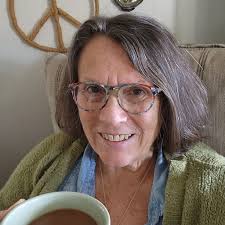 Gmornin peeps!! Wishing you a day filled with love n kindness😘 Stay  caffeinated my friends!