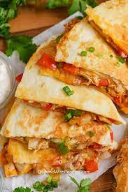 This Easy Chicken Quesadilla Recipe Is Ready In 30 Mins And Makes A Great Dinn Chicken Quesadilla Recipe Quesadilla Recipes Easy Easy Chicken Quesadilla Recipe