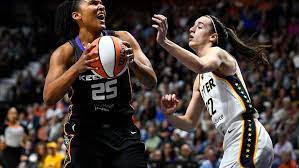 Caitlin Clark struggles early in WNBA debut before scoring 20 points
