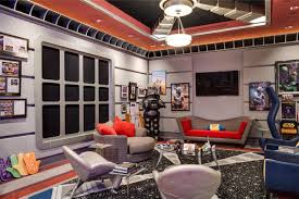 5 Amazing Star Trek Inspired Houses And Home Theaters Digital Trends Game Room Decor Bedroom Decor On A Budget Game Room Furniture