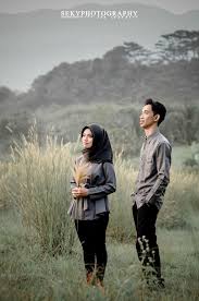 Di artikel ini kamu bakal menemukan 15 referensi foto prewedding yang dibalut dengan pakaian adat indonesia. Foto Prewed Di Bogor Ide Foto Prewed