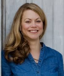 Lori Lagasse's Instagram, Twitter & Facebook