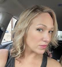 Amanda Callender's Instagram, Twitter & Facebook