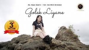 Lagu dan chord gitar untuk pemula terlengkap. Chord Gitar Lagu Happy Asmara Populer Tuhan Jagakan Dia Salam Tresno Dan Golek Liyane Surya Malang