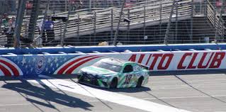 The win is also the 19th of the season for joe gibbs racing. Kyle Busch Wins His 200th Nascar Race Local Syvnews Com