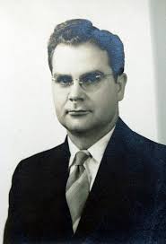 RETAIL NOTEBOOK: Barber gives 100-year-old free haircut