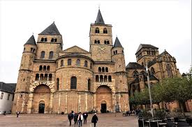 Born by the moselle river as augustus treverorum back in 16 bc, germany's oldest city has managed to keep hold of its roman past. Trier Nach Amokfahrt Unter Schock Neues Ruhr Wort