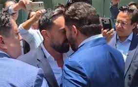 Video: Intercambian diputados jaloneos e insultos