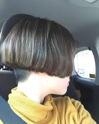 Often, longer stands partly‌ ‌cover‌ ‌the‌ ‌shaved‌ ‌area. Short Nape Bob Novocom Top