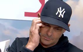 Bleeding Yankee Blue: WE NEED A MANAGER THAT CAN NAVIGATE WHEN OUR YANKEE  TEAM IS CHALLENGED