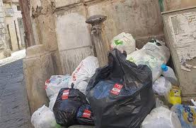 Looking for santa maria capua vetere hotel? Santa Maria Capua Vetere La Spazzatura Occupa Le Strade Del Centro La Denuncia Corriere Ce